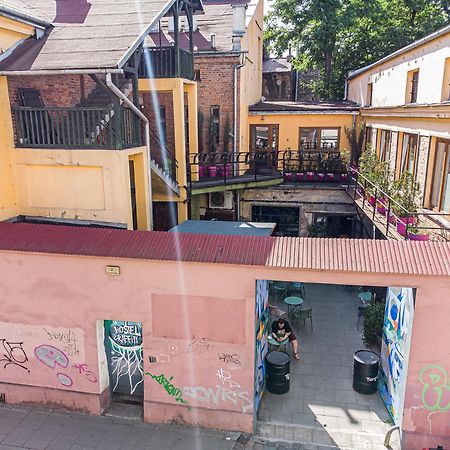 Hostel Graffiti คราคูฟ ภายนอก รูปภาพ