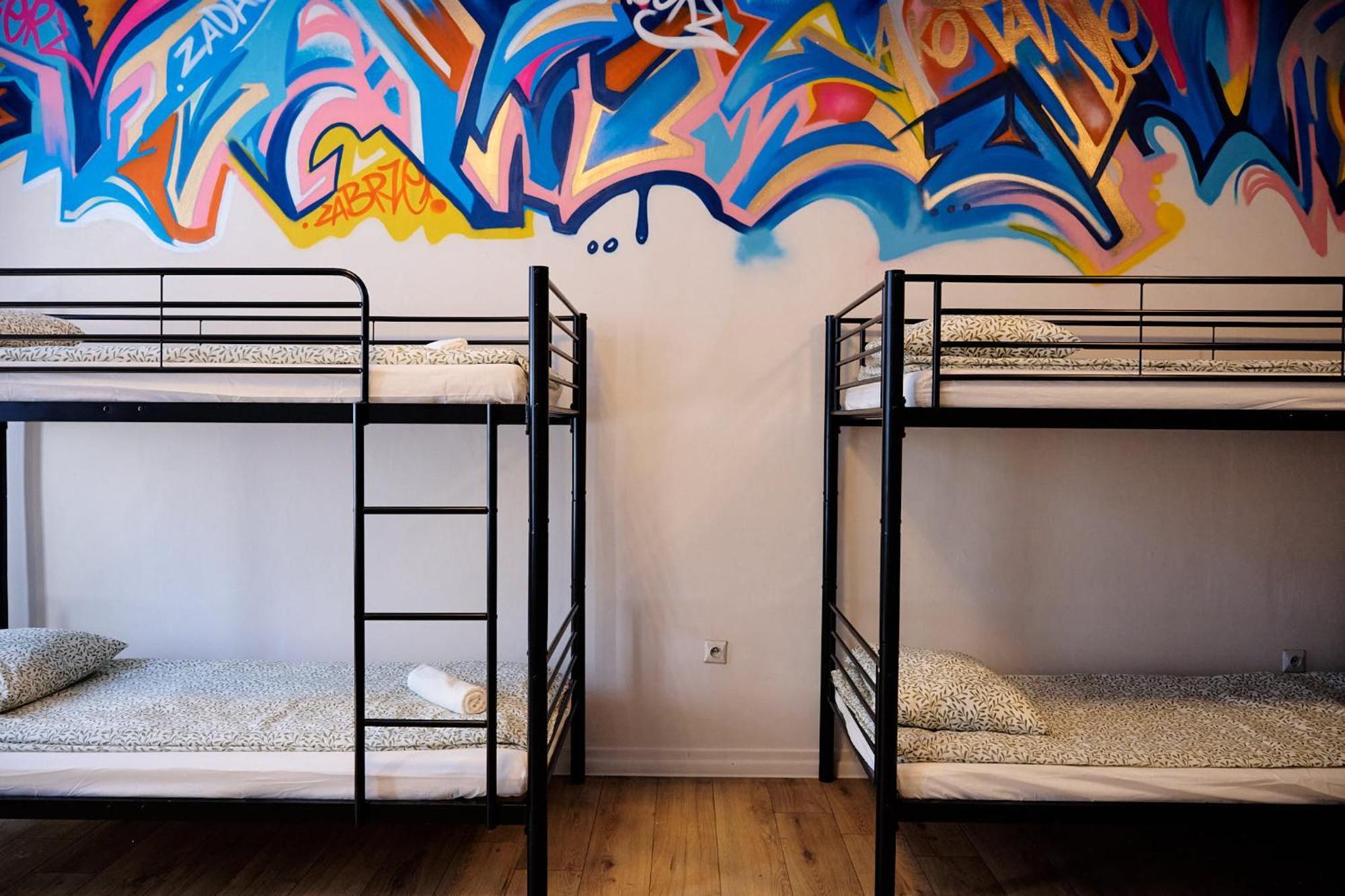Hostel Graffiti คราคูฟ ภายนอก รูปภาพ