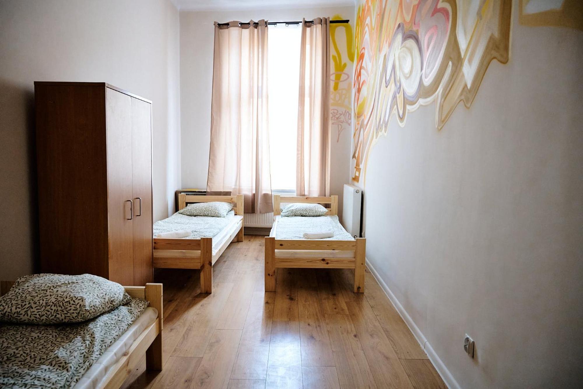 Hostel Graffiti คราคูฟ ภายนอก รูปภาพ