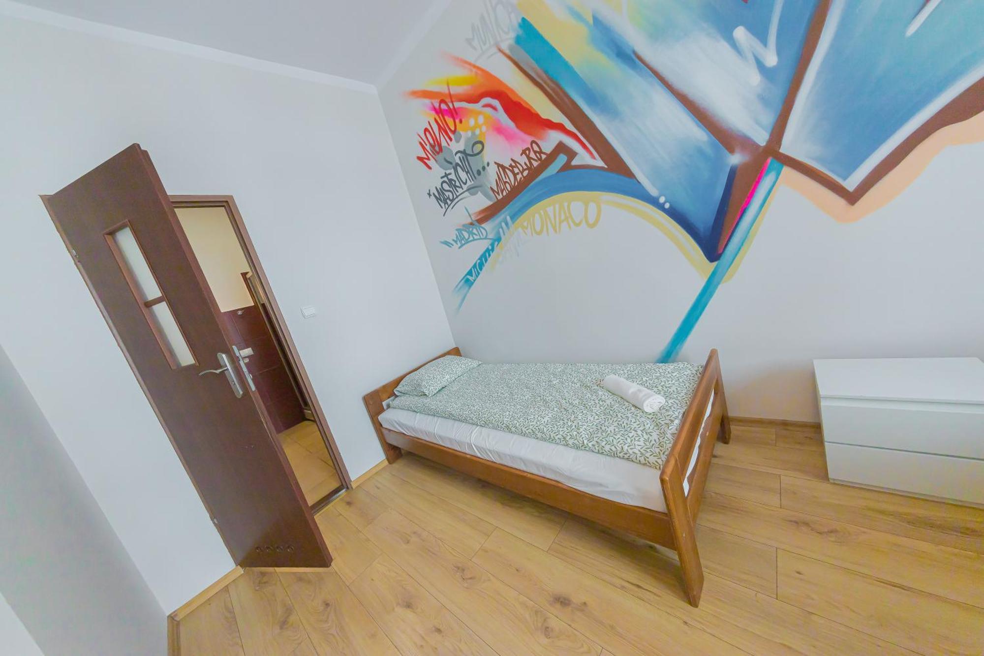 Hostel Graffiti คราคูฟ ภายนอก รูปภาพ