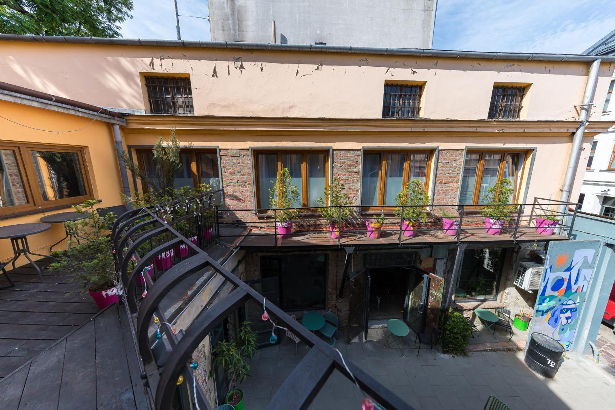 Hostel Graffiti คราคูฟ ภายนอก รูปภาพ