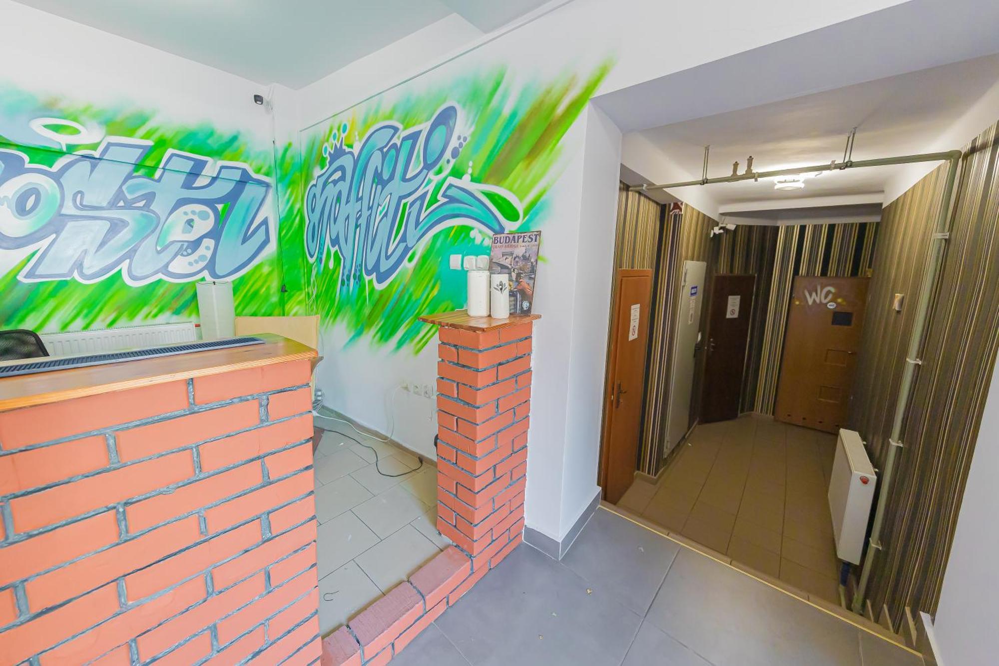 Hostel Graffiti คราคูฟ ภายนอก รูปภาพ