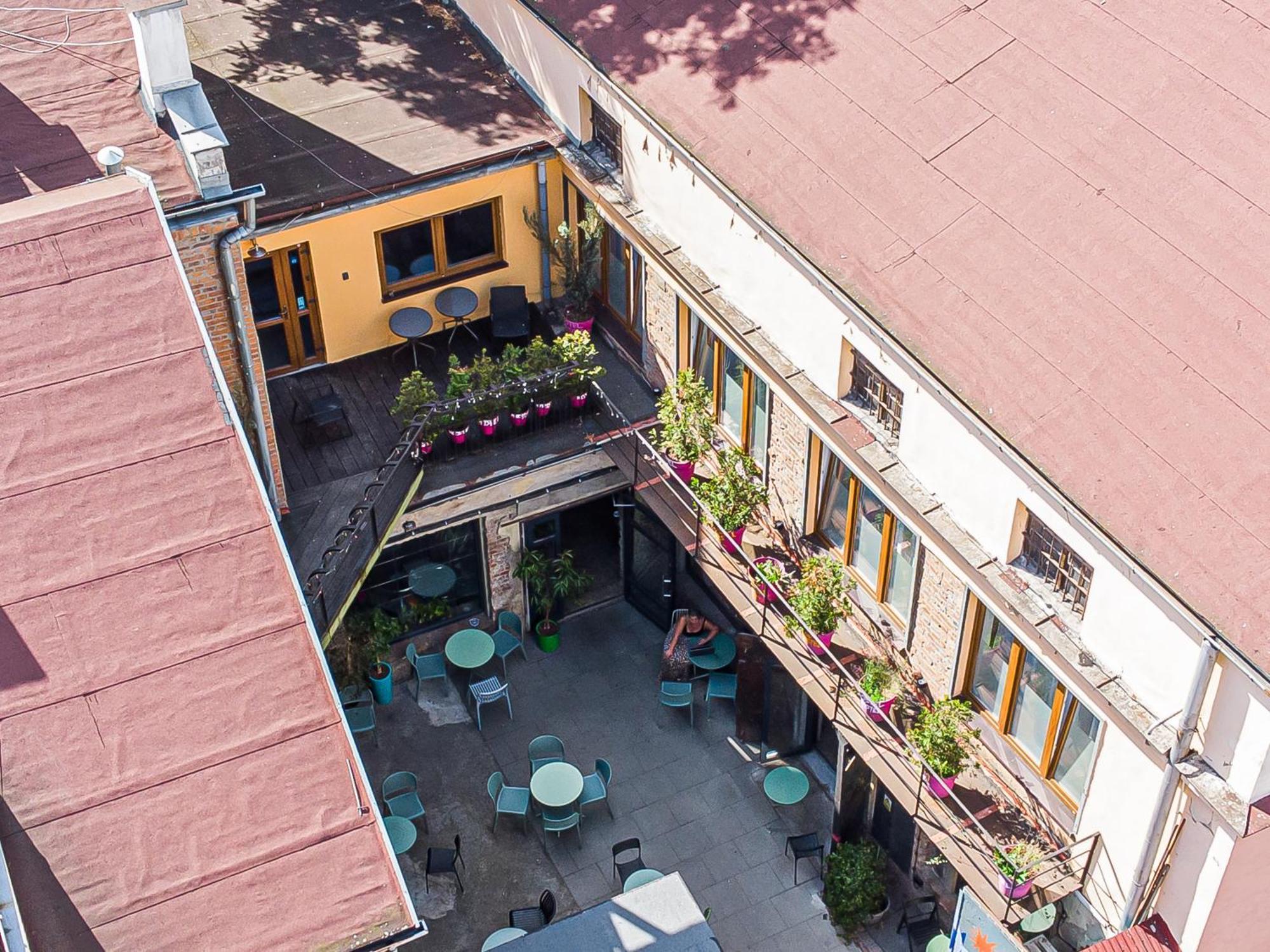 Hostel Graffiti คราคูฟ ภายนอก รูปภาพ