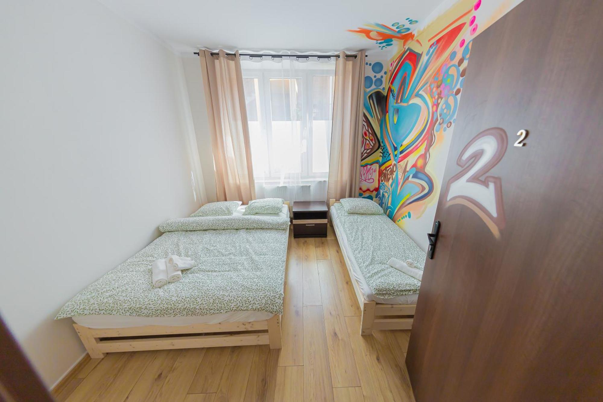Hostel Graffiti คราคูฟ ภายนอก รูปภาพ